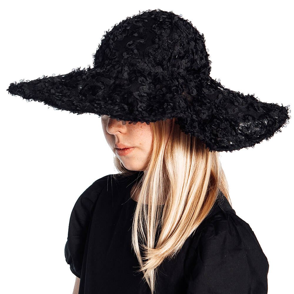 The Tiny Universe-قبعة للشمس تول لون أسود مطرز بورود للبنات | Childrensalon Outlet