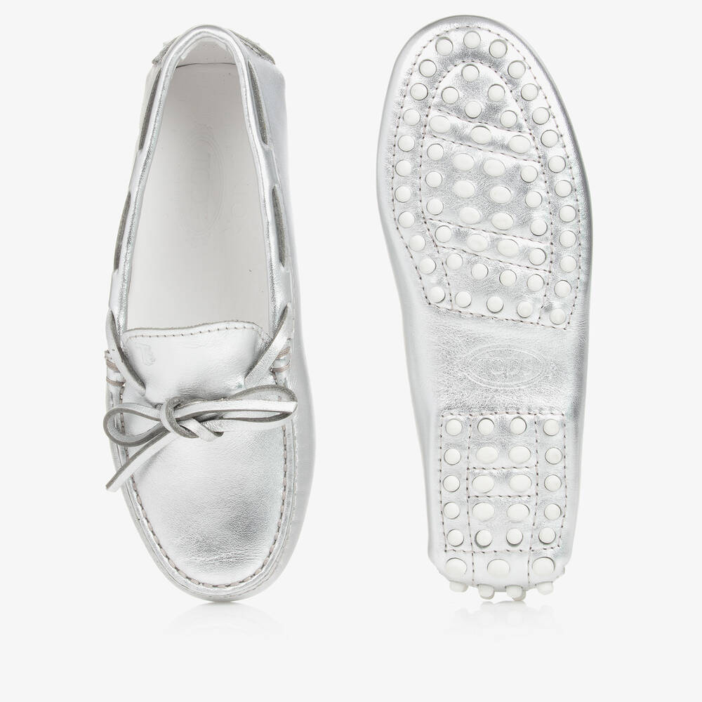 Tod's-حذاء موكاسين جلد لون فضّي متاليك للبنات | Childrensalon Outlet
