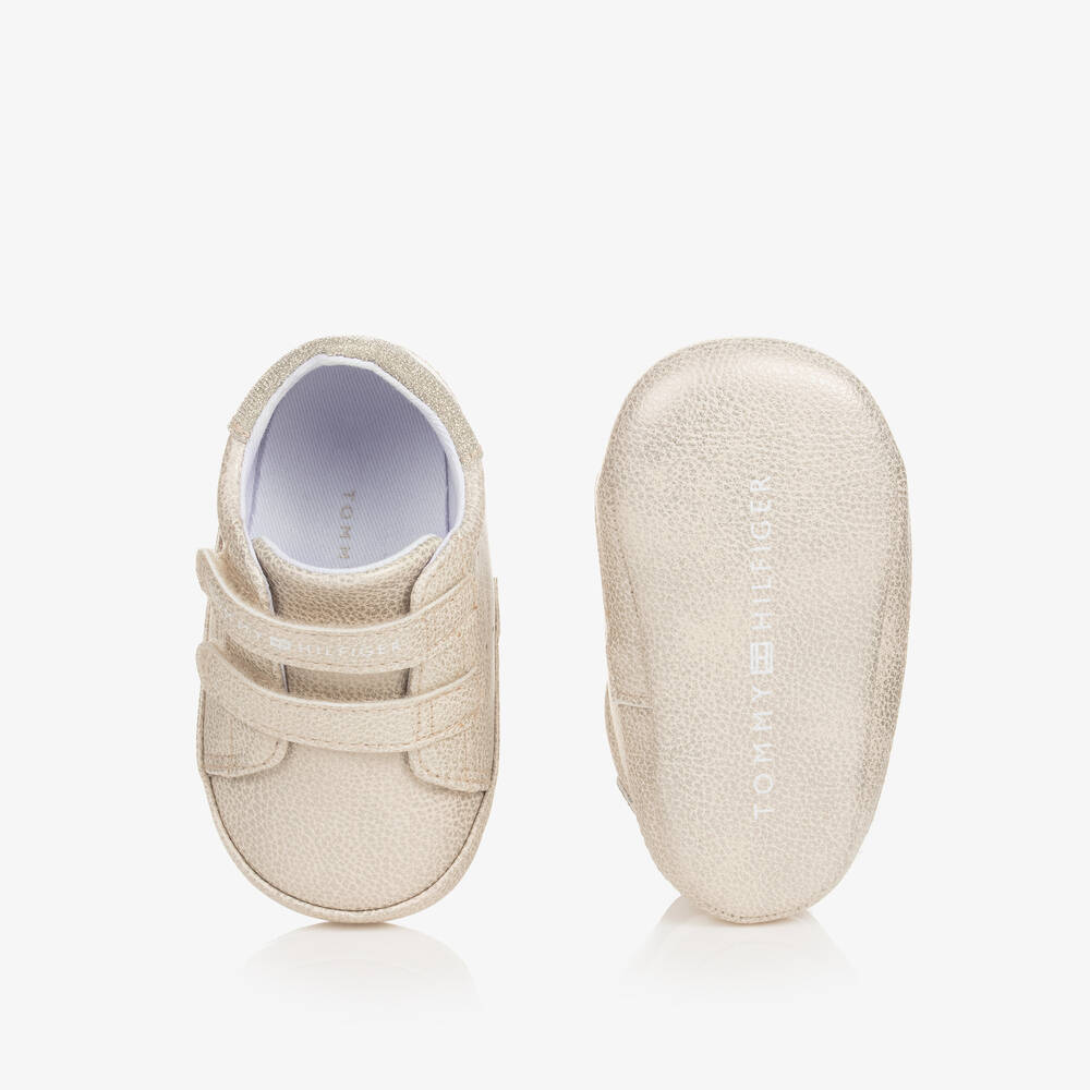 Tommy Hilfiger-حذاء جلد صناعي لون ذهبي لمرحلة قبل المشي | Childrensalon Outlet