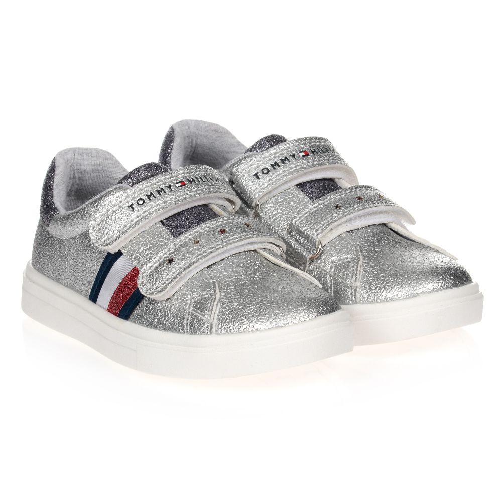 Tommy Hilfiger - Silberfarbene Sneaker aus Kunstleder | Childrensalon