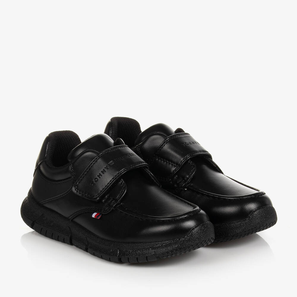 Tommy Hilfiger - حذاء تينز ولادي جلد صناعي لون أسود | Childrensalon