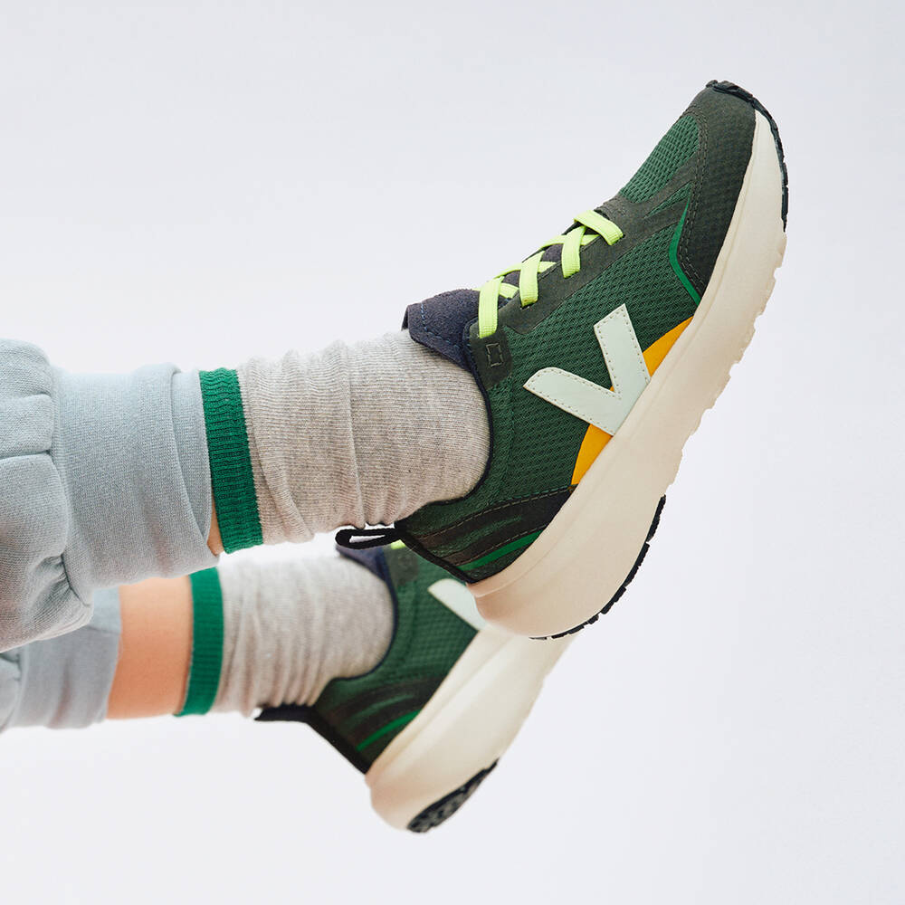 VEJA-حذاء رياضي شبك لون أخضر | Childrensalon Outlet