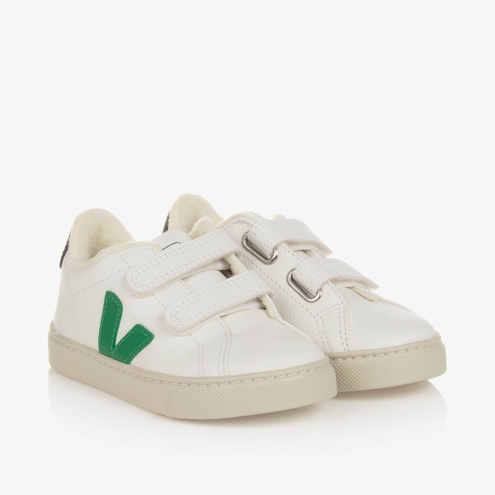 VEJA - حذاء رياضي جلد وفليس لون أبيض وأخضر للبنات | Childrensalon