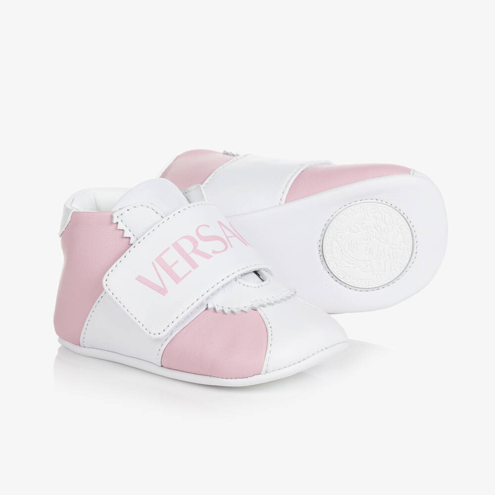 Versace - Chaussures pré-marche roses en cuir bébé fille | Childrensalon