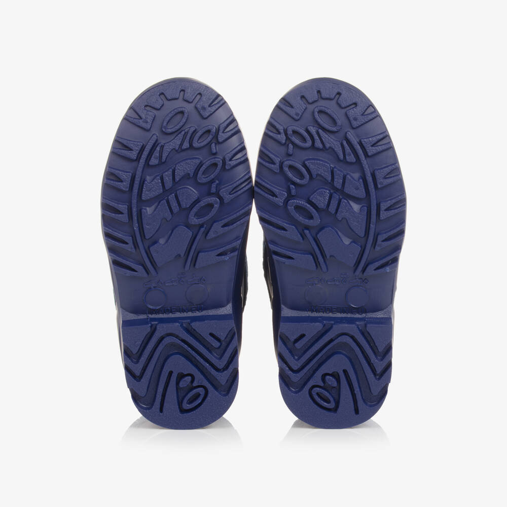 Versace-بوت واقي من المطر بشعار ميدوسا لون أزرق للأولاد | Childrensalon Outlet
