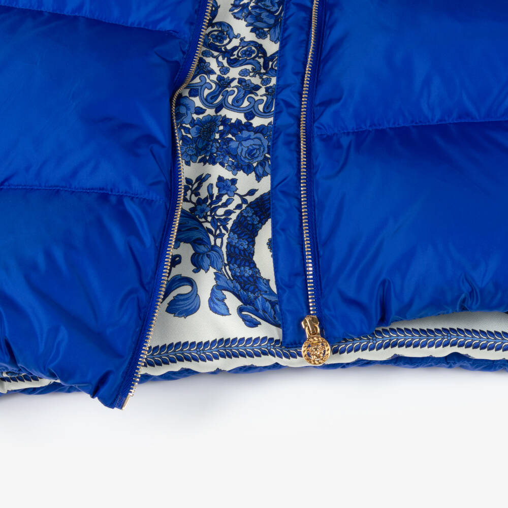 Versace-Пуховик кобальтовый для мальчиков | Childrensalon Outlet