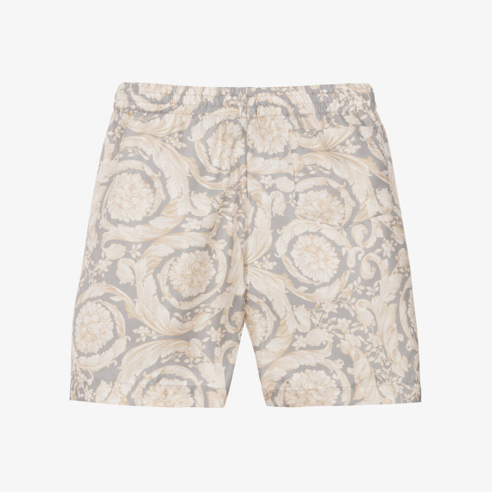Versace-شورت حريري رمادي وعاجي بنقشة للأولاد | Childrensalon Outlet