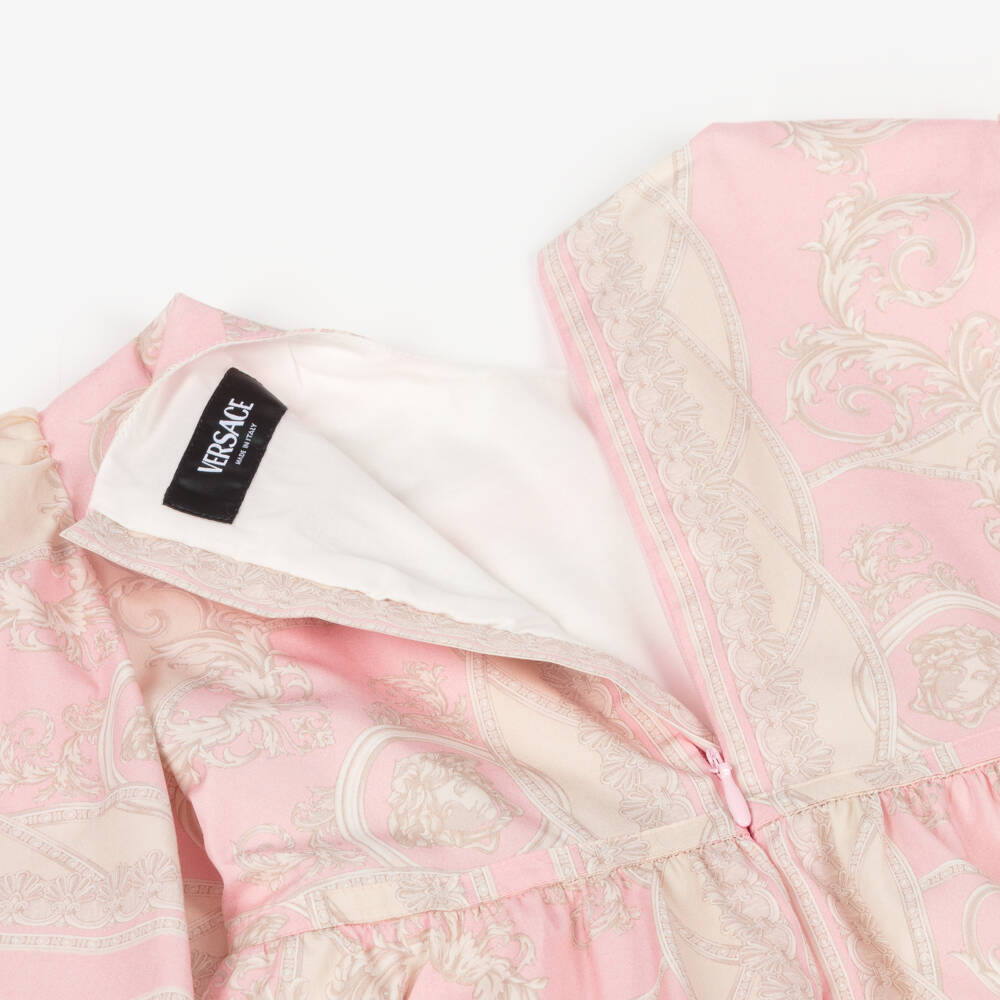 Versace-فستان بناتي أنيق باللون الوردي والعاجي من القطن | Childrensalon Outlet