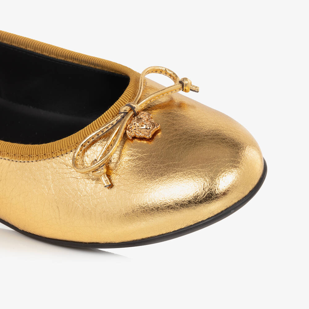 Versace-بمب باليرينا جلد لون ذهبي للمراهقات | Childrensalon Outlet