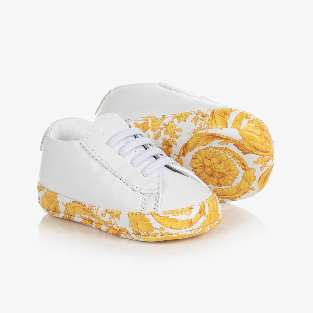 Versace - Weiße Barocco Leder-Krabbelschuhe | Childrensalon