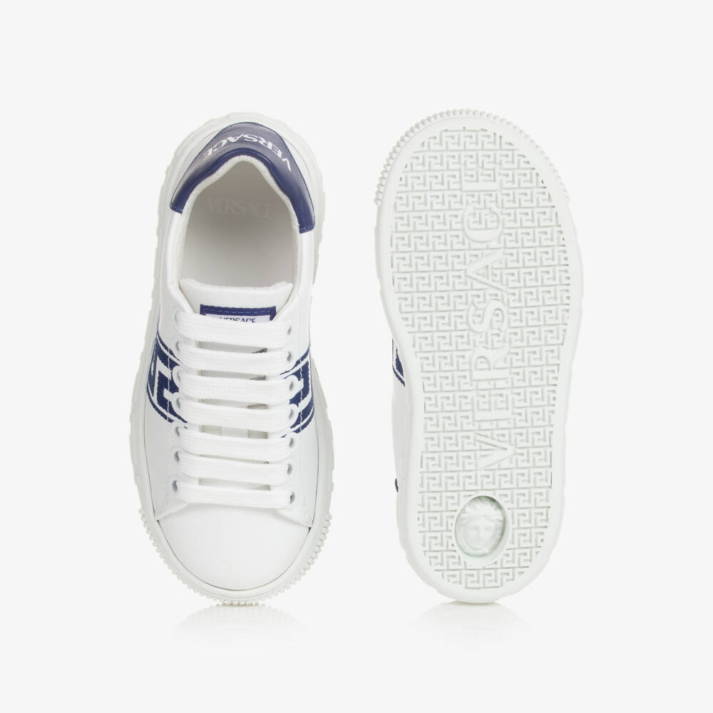 Versace-ترينرز بأربطة جلد لون أبيض وأزرق | Childrensalon Outlet