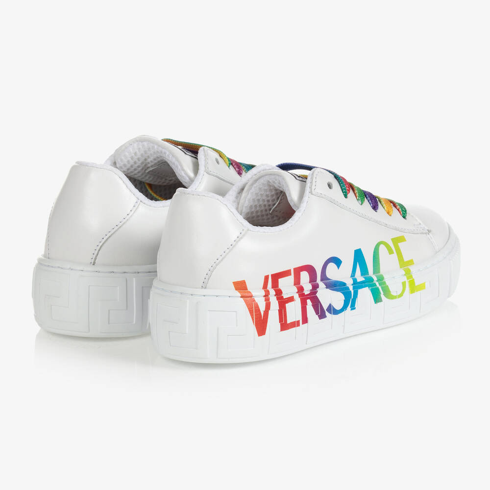 Versace-ترينرز جلد لون أبيض بنقشة غريسا | Childrensalon Outlet