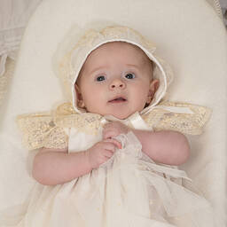 Artesanía Granlei-Baby Girls Ivory Lace Bonnet | Childrensalon Outlet
