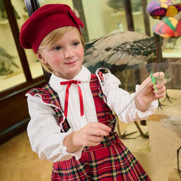 Beatrice & George-Хлопковая блузка с красной юбкой-шотландкой | Childrensalon Outlet