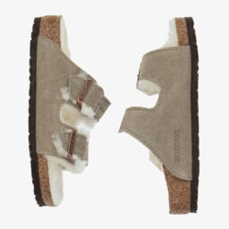 بيركنستوك-صندل جلد شامواه لون رمادي | Childrensalon Outlet