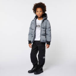 BOSS-Серая куртка-пуховик в клетку для мальчиков | Childrensalon Outlet