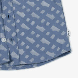 BOSS-قميص قطني مزين بشعار للأولاد بلون السماء | Childrensalon Outlet