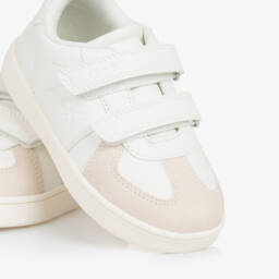 Calvin Klein-حذاء رياضي بيج للأولاد بإغلاق فيلكرو | Childrensalon Outlet