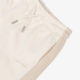 Calvin Klein-Мягкие кремовые хлопковые бермуды для мальчиков | Childrensalon Outlet