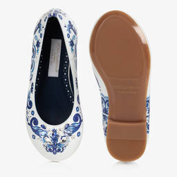 Dolce & Gabbana-Белые балетки с синим принтом Majolica | Childrensalon Outlet