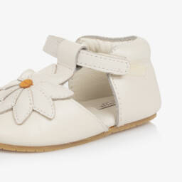 Donsje-Girls Cream Leather Flower Walkers | Childrensalon Outlet