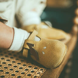 دونسجي-حذاء جلد لون أصفر للأطفال | Childrensalon Outlet