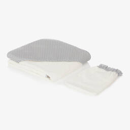 إمبوريو أرماني-طقم هدية منشفة وقفازات قطن لون عاجي وأزرق للمواليد | Childrensalon Outlet