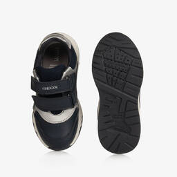 Geox-ترينرز بشريط لاصق جلد صناعي لون كحلي وفضّي | Childrensalon Outlet