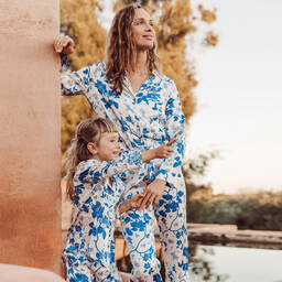 ليتل يولك-بيجاما حرير لون أبيض وأزرق للبنات | Childrensalon Outlet