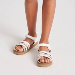 Mayoral-صنادل فضية براقة من الجلد الصناعي للبنات | Childrensalon Outlet