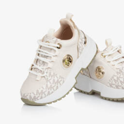 Michael Kors Kids-حذاء رياضي للبنات من الجلد الصناعي البيج بشعار مميز | Childrensalon Outlet