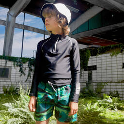 Molo-شورت سباحة لون أزرق وأحمر للأولاد (UPF50+) | Childrensalon Outlet