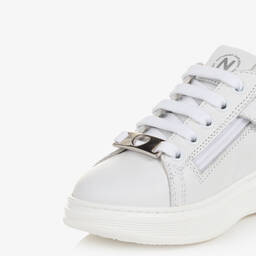 Naturino-Бело-серебристые кожаные кроссовки | Childrensalon Outlet