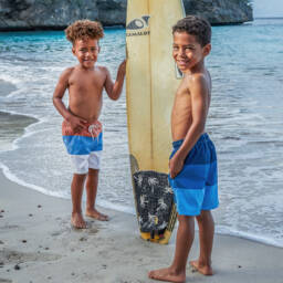 بلاي شوز-شورت سباحة بألوان بلوك لون أزرق للأولاد (UPF40+) | Childrensalon Outlet