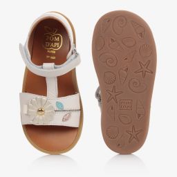 Pom d'Api-صندل جلد بشريط لاصق لون أبيض | Childrensalon Outlet