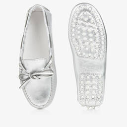 Tod's-حذاء موكاسين جلد لون فضّي متاليك للبنات | Childrensalon Outlet