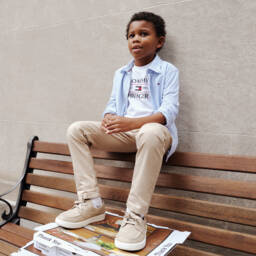 Tommy Hilfiger-Мягкие бежевые брюки из твила для мальчиков | Childrensalon Outlet