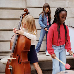 Tommy Hilfiger-تنورة ناعمة محبوكة باللون الكحلي للبنات | Childrensalon Outlet