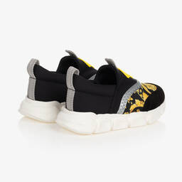 Versace-ترينرز شامواه لون أسود وذهبي بطبعة باروك | Childrensalon Outlet