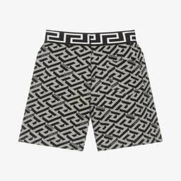 Versace-شورت قطن لون رمادي وأسود بطبعة غريسا للأولاد | Childrensalon Outlet