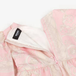 Versace-فستان بناتي أنيق باللون الوردي والعاجي من القطن | Childrensalon Outlet