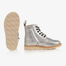 Young Soles-بوت بروغ جلد صناعي لون فضّي | Childrensalon Outlet