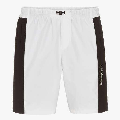 Calvin Klein Jeans-شورت تينز ولادي لون أبيض وأسود | Childrensalon Outlet