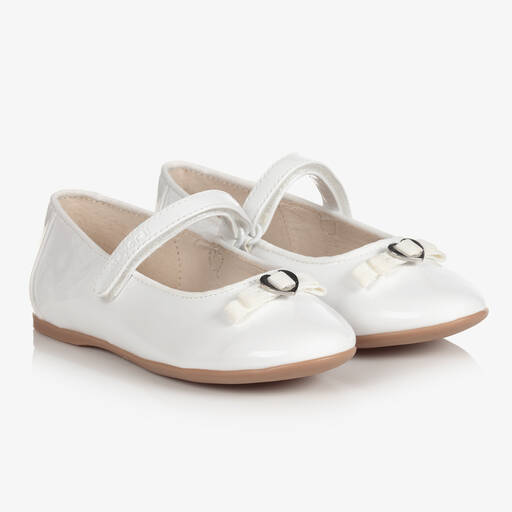 Mayoral-حذاء باليرينا تينز بناتي جلد صناعي لامع لون أبيض | Childrensalon Outlet